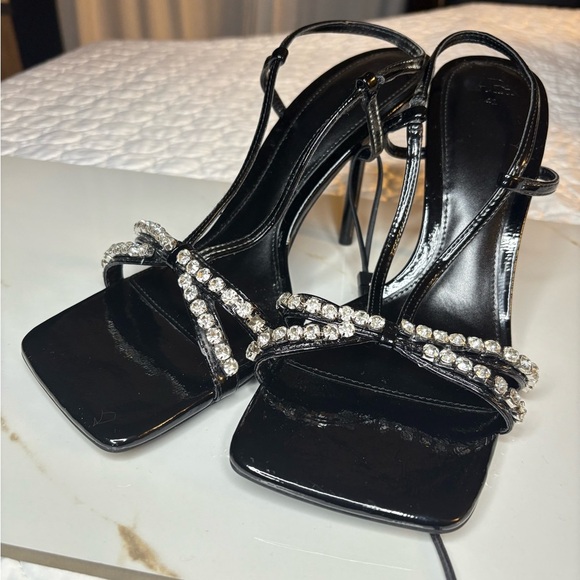 Size 41 Elegant Black Strappy Heels with Rhinestone Accents - Picture 1 of 9